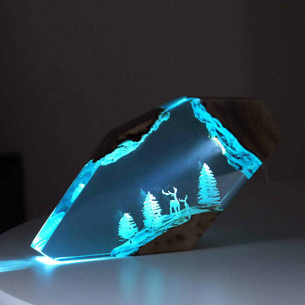 Resin Crafts - งานศิลปะตั้งโต๊ะรูปกวางนางฟ้าในป่า ของตกแต่งเรืองแสงแบบสั่งทำพิเศษ รูปเรือจม ปลาหมึก วัสดุไม้เนื้อแข็งและเรซิ่น ของตกแต่งบ้าน
